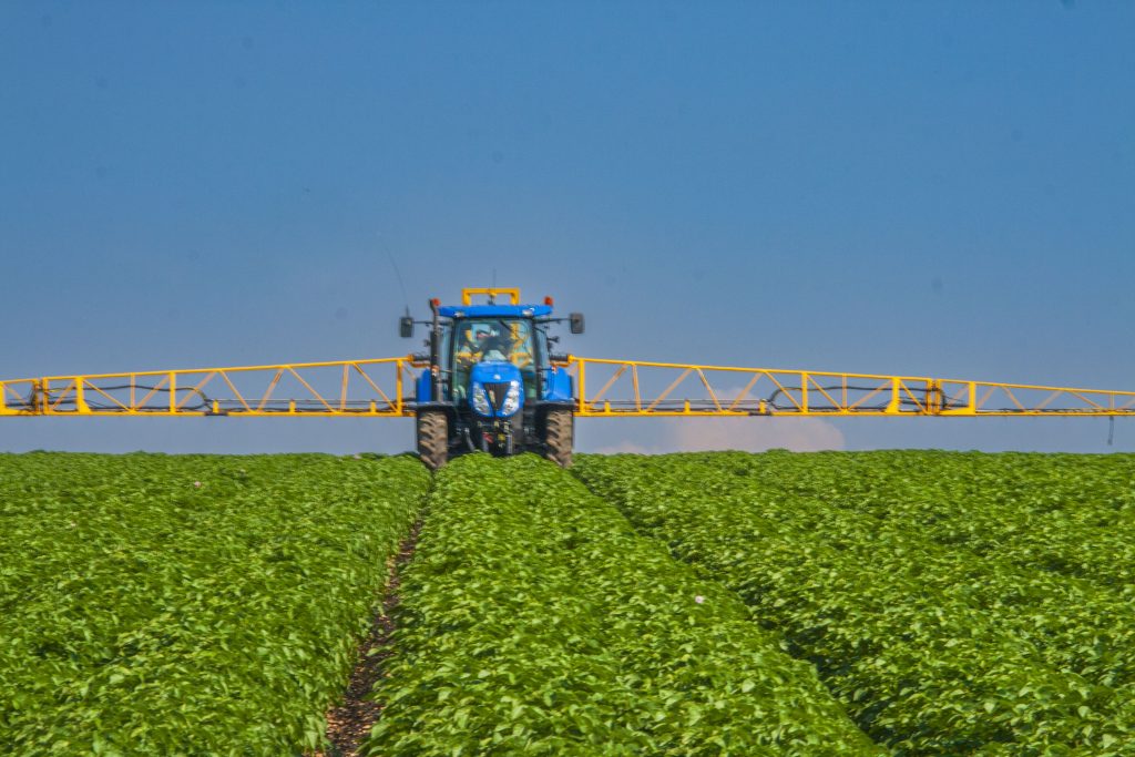 Chafer Guardian 4000 applying crop protection to potatoes